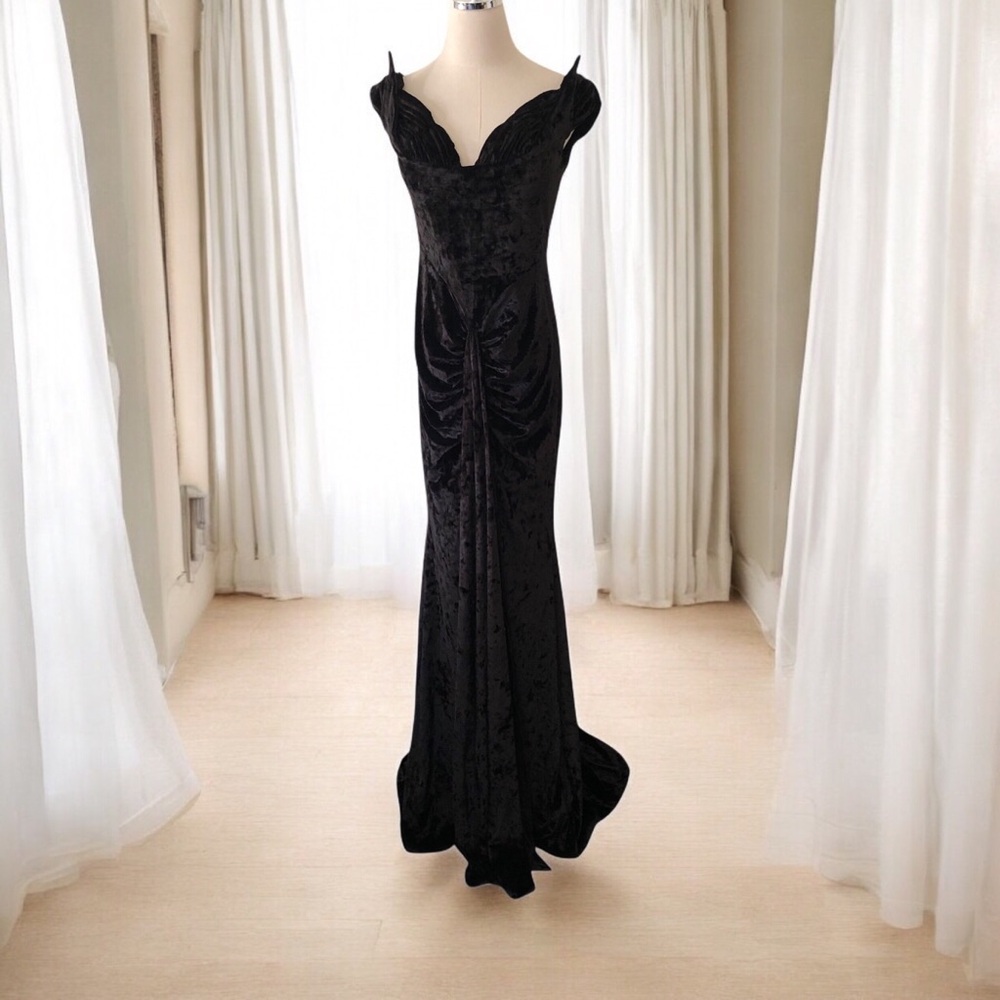 Weasel Wear Oozma Onyx Black Velvet Maxi Gown Off Shoulder Maleficent Size M